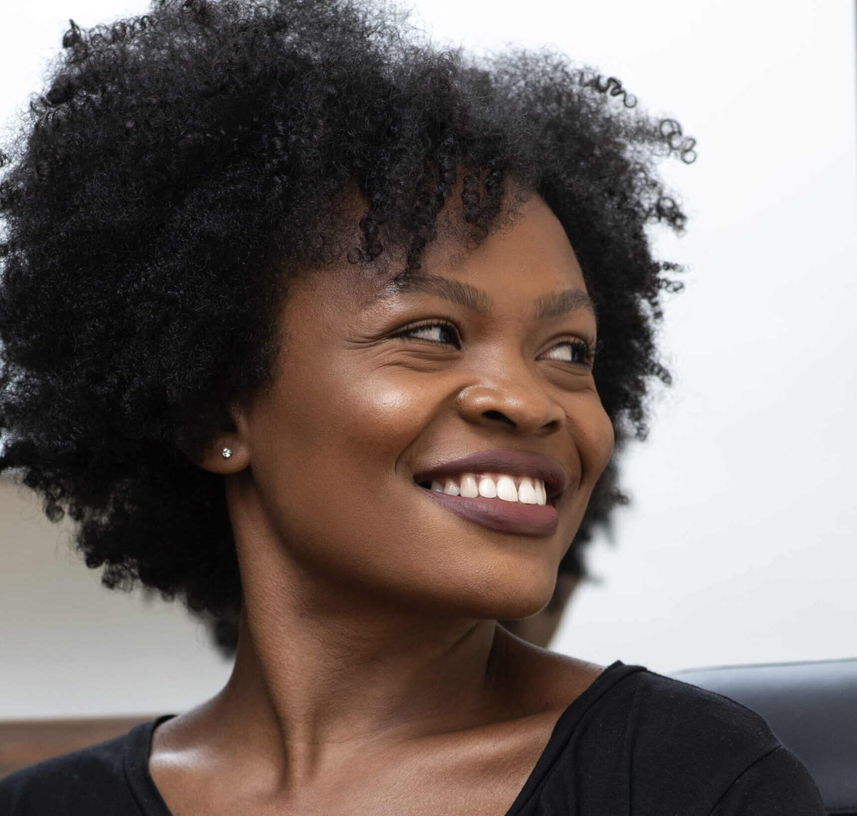 Black elegant woman 45+